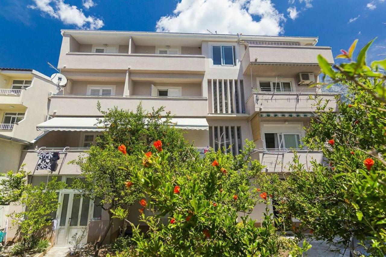 מאקרסקה Apartments Vukadin מראה חיצוני תמונה