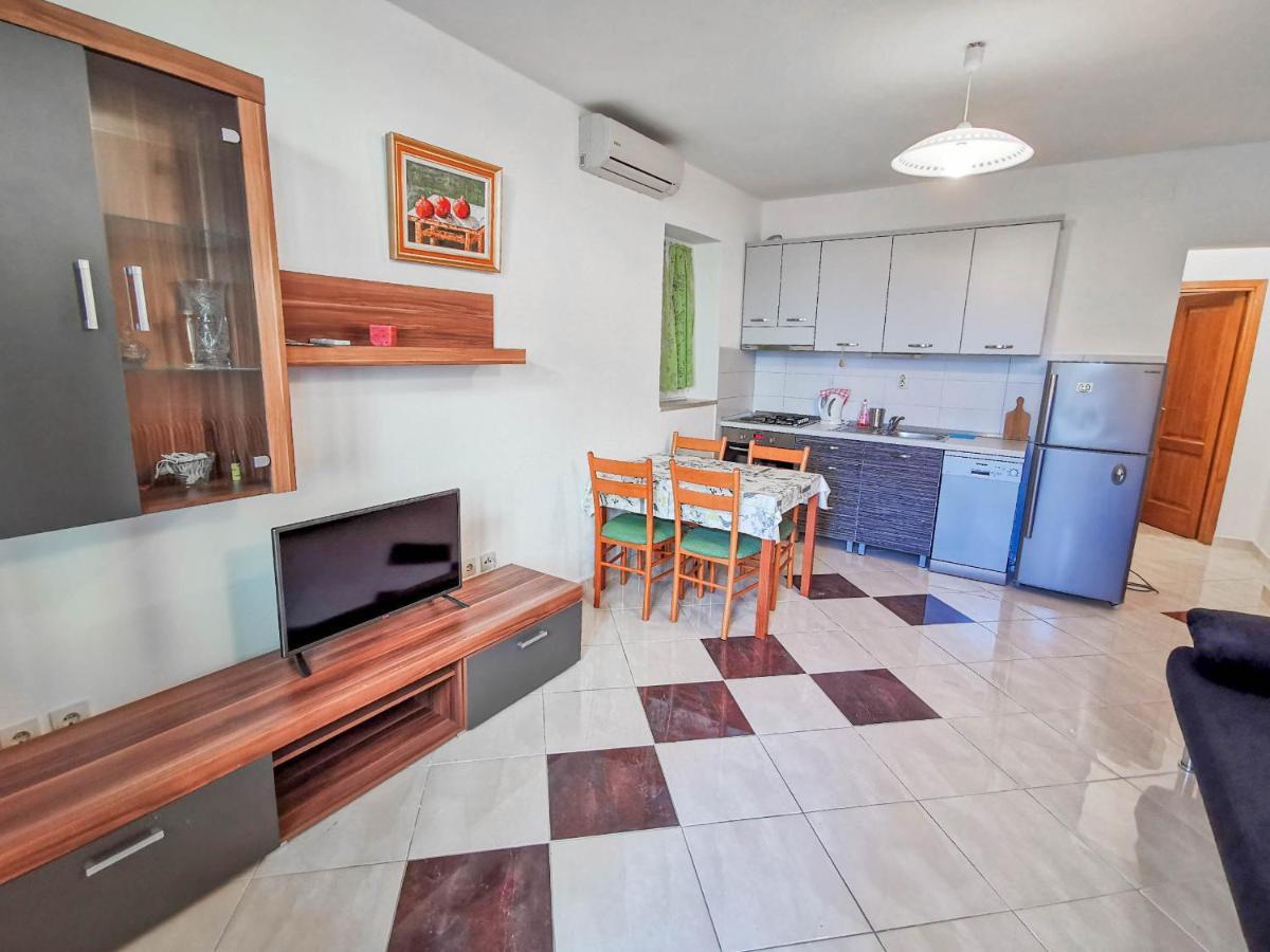 מאקרסקה Apartments Vukadin מראה חיצוני תמונה