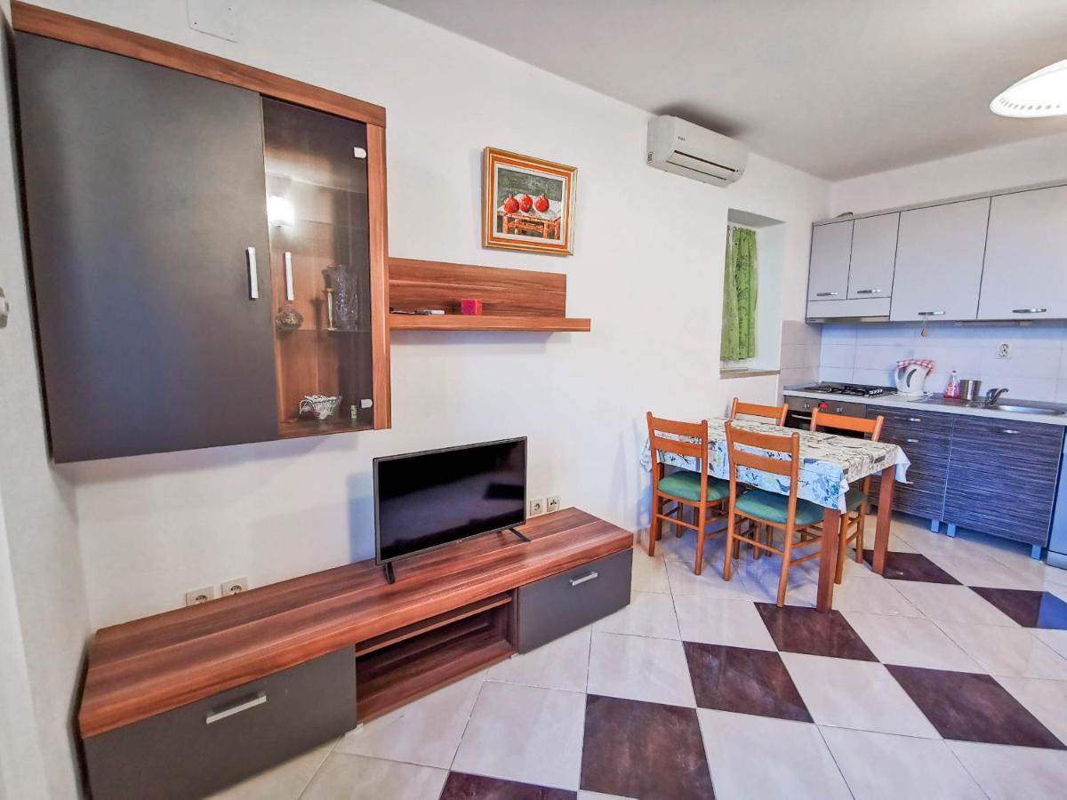 מאקרסקה Apartments Vukadin מראה חיצוני תמונה